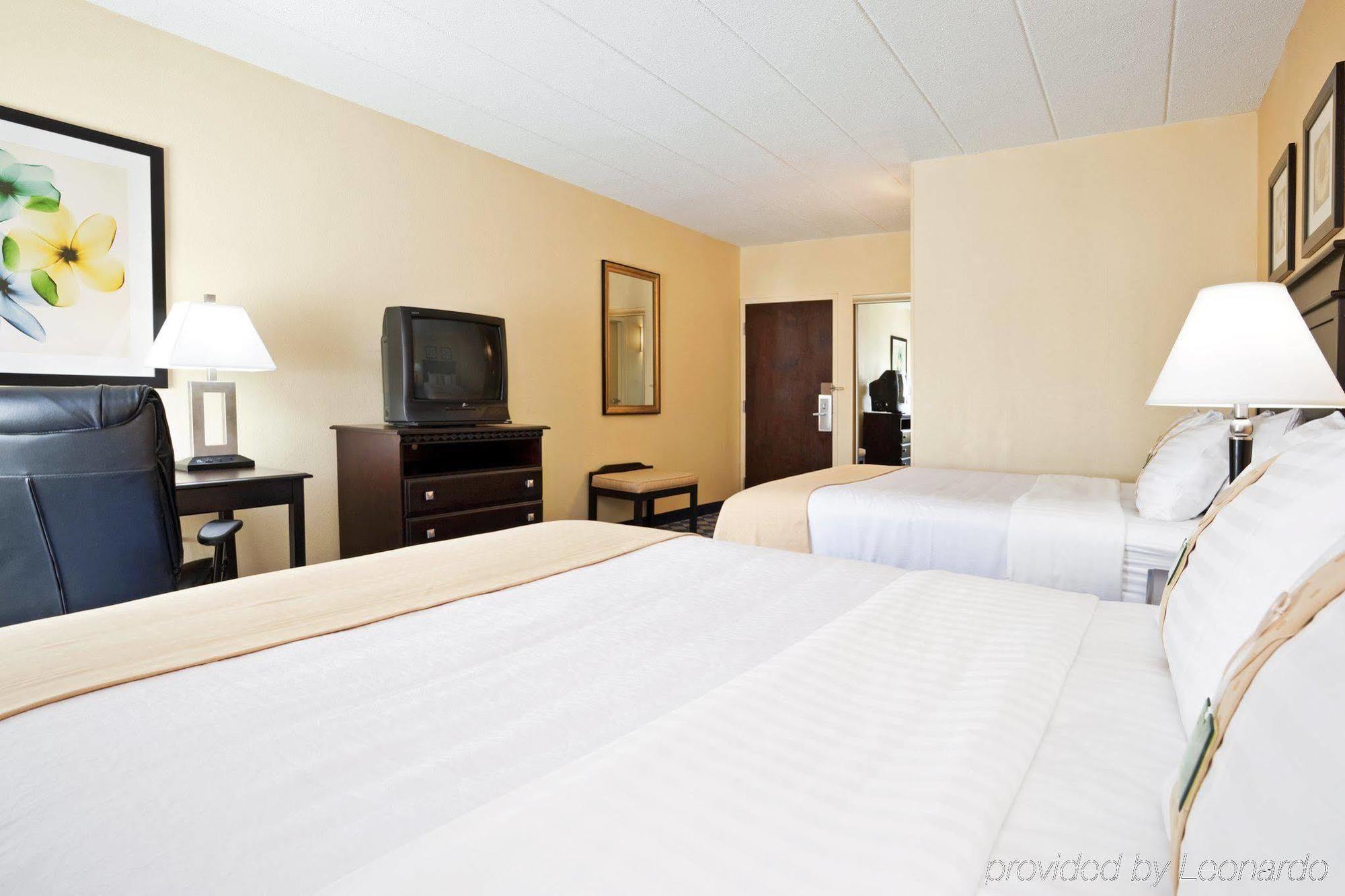 Holiday Inn Columbus North I-270 Worthington Phòng bức ảnh