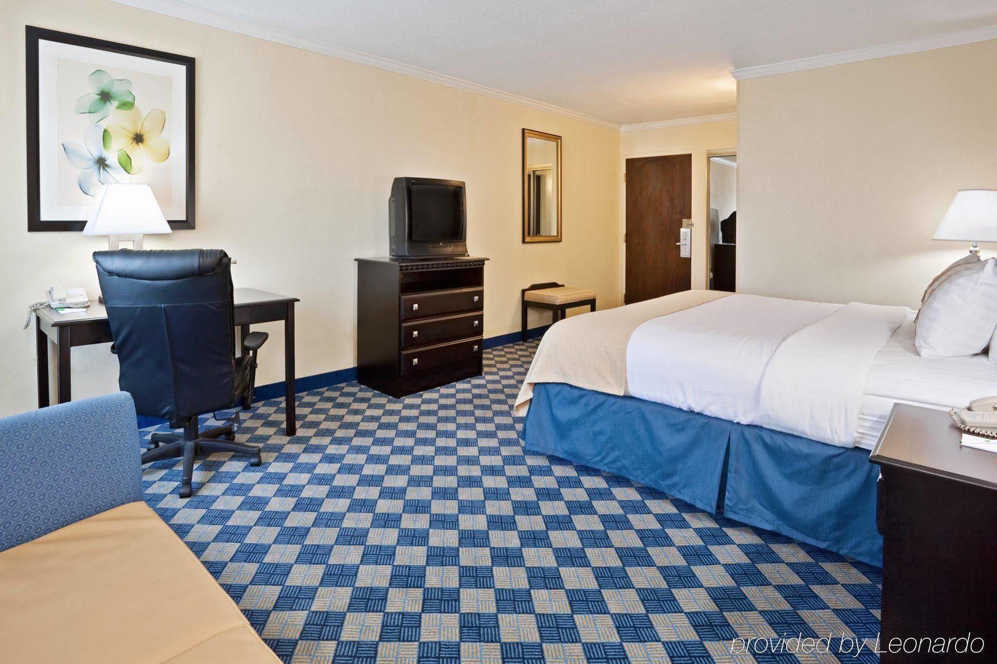 Holiday Inn Columbus North I-270 Worthington Phòng bức ảnh